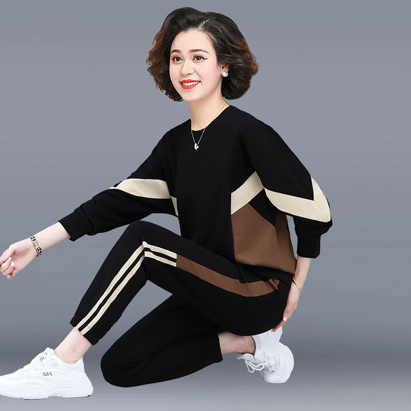 中年妈妈春装运动服套装休闲卫衣新款中老年人女春秋洋气大码上衣