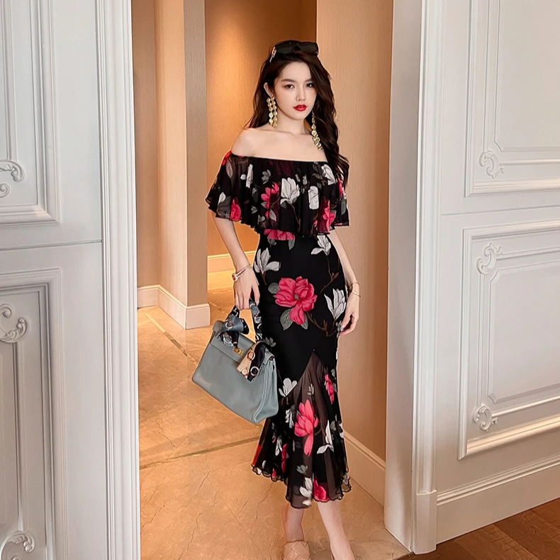 2025夏季新款性感时尚一字领荷叶边收腰修身显瘦碎花连衣裙20121