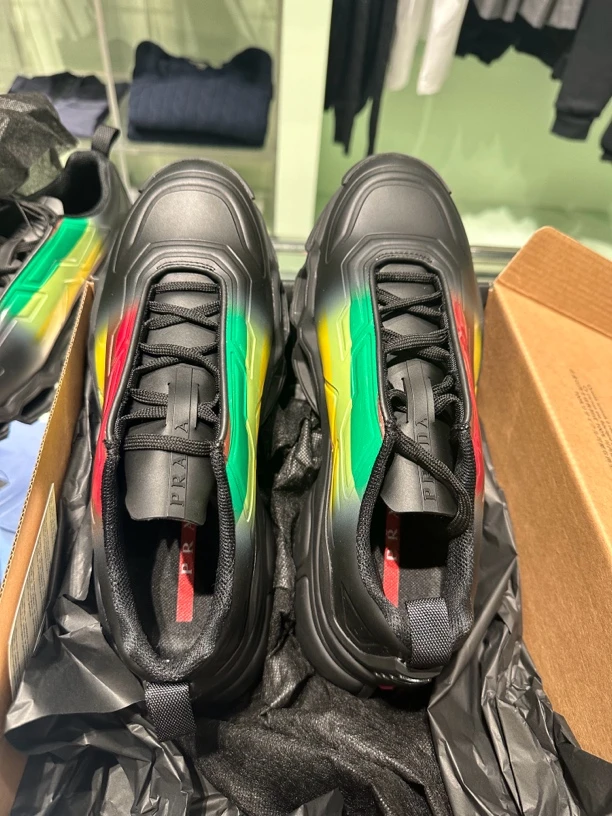未使用 Prada/普拉达 男款男士休闲百搭舒适运动鞋