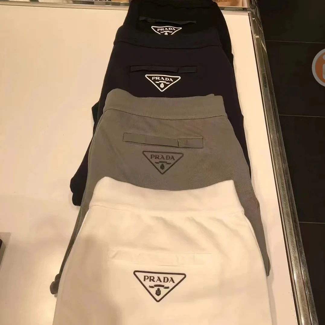 全新未使用 Prada/普拉达 男士卫裤休闲时尚黑色经典