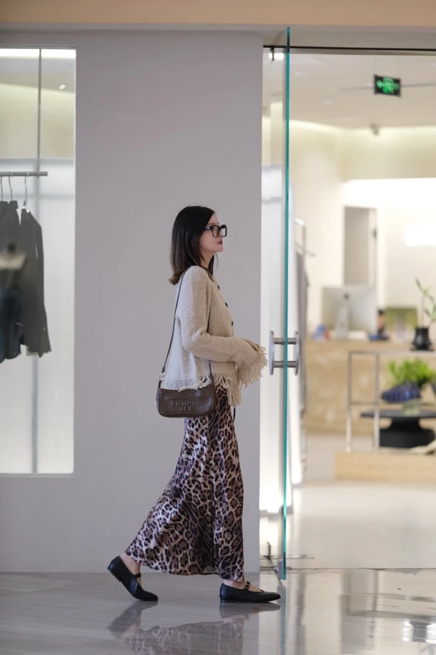 WIWH 24秋季新款时尚气质百搭复古宽松设计师外套