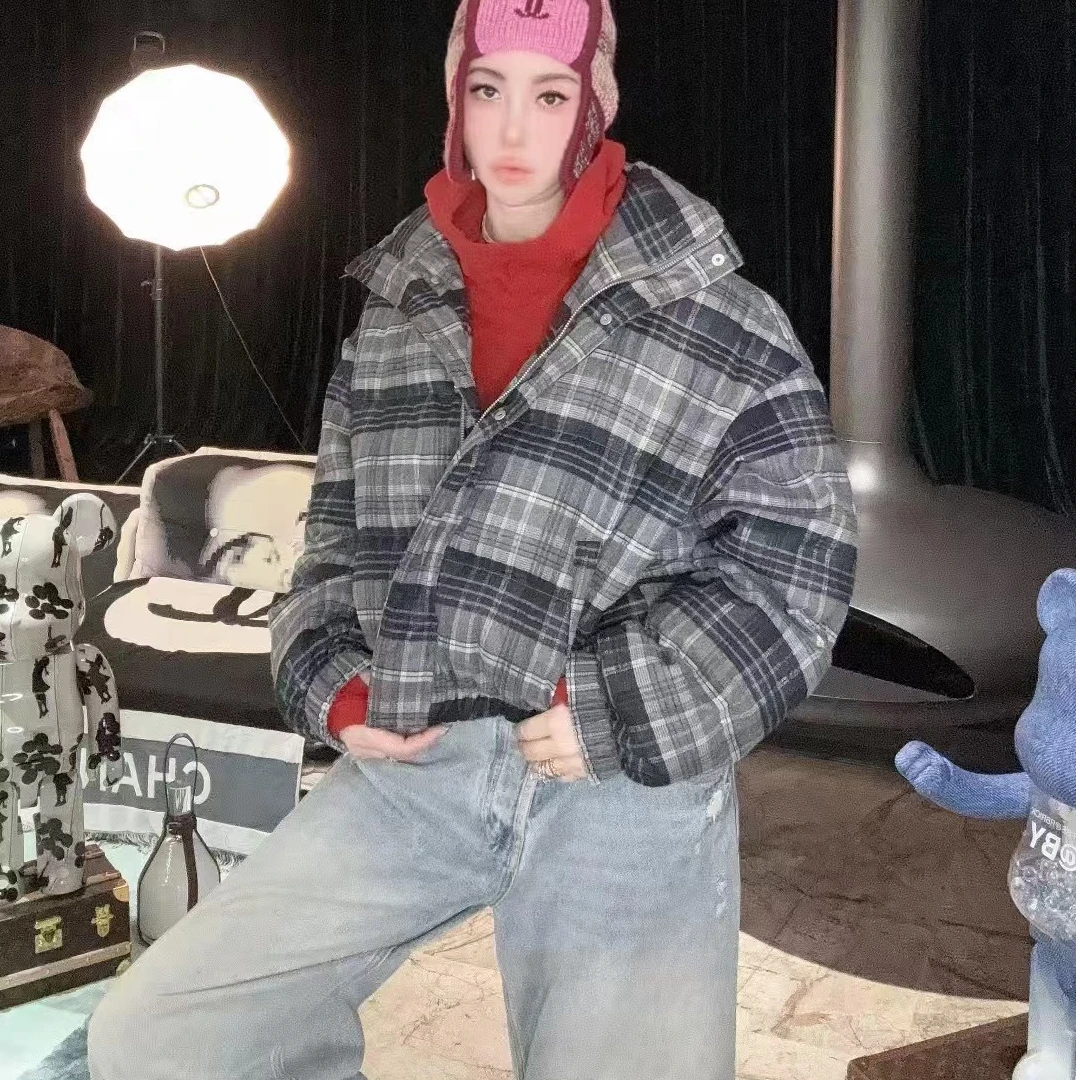 【HAV】 新款时髦百搭立领拉链金属扣格纹面包保暖羽绒服