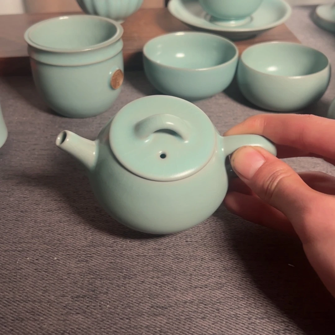 【闪购商品】陶瓷瓶J**