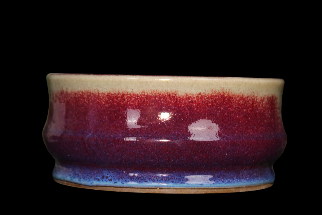 董世强老师传统煤烧钧瓷作品——洗。高度7.5厘米、口径16.6厘米。