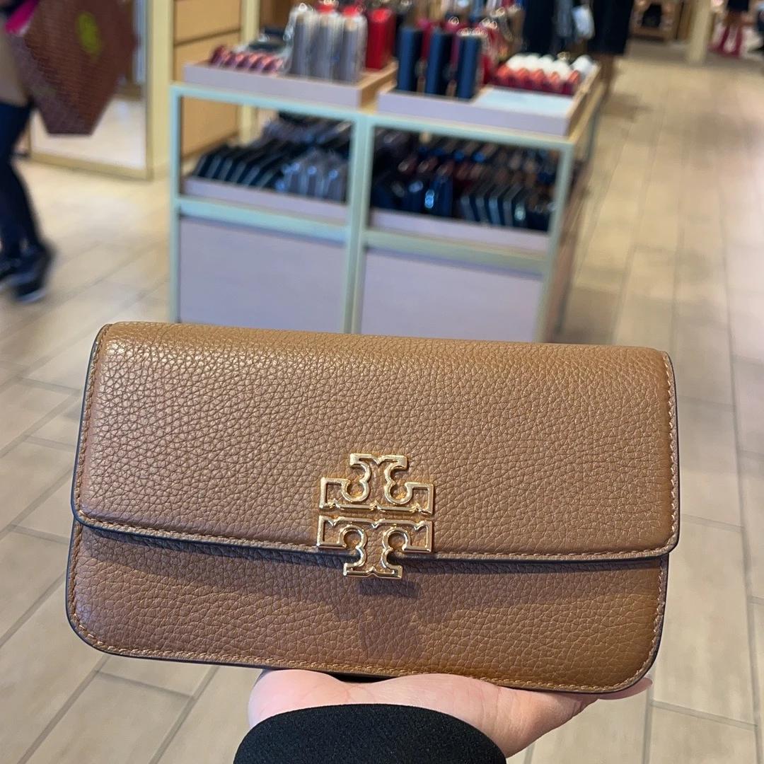 Tory Burch/汤丽柏琦棕色金扣长方斜跨包 18*10CM