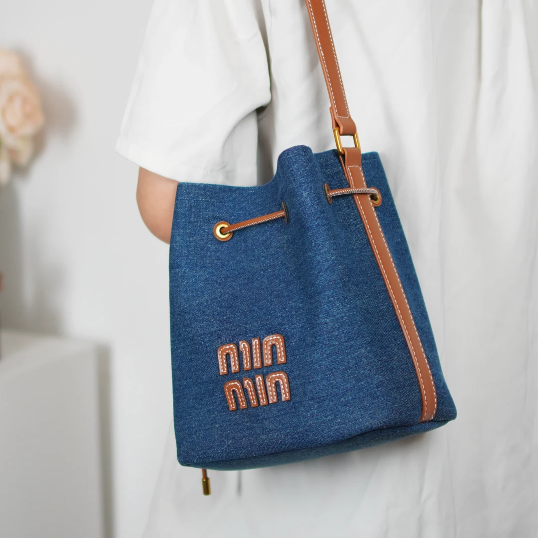Moment Hous 丹宁牛仔蓝色ins原宿简约抽绳时尚休闲复古水桶包