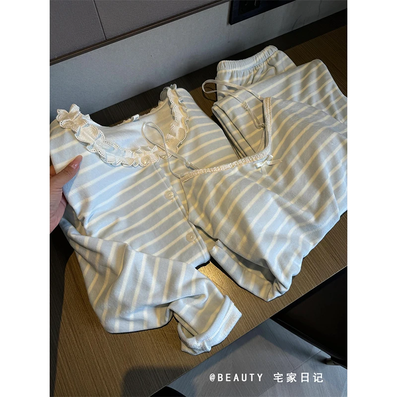 奶蓝色条纹德绒睡衣三件套女秋冬新款吊带长袖开衫长裤家居服套装