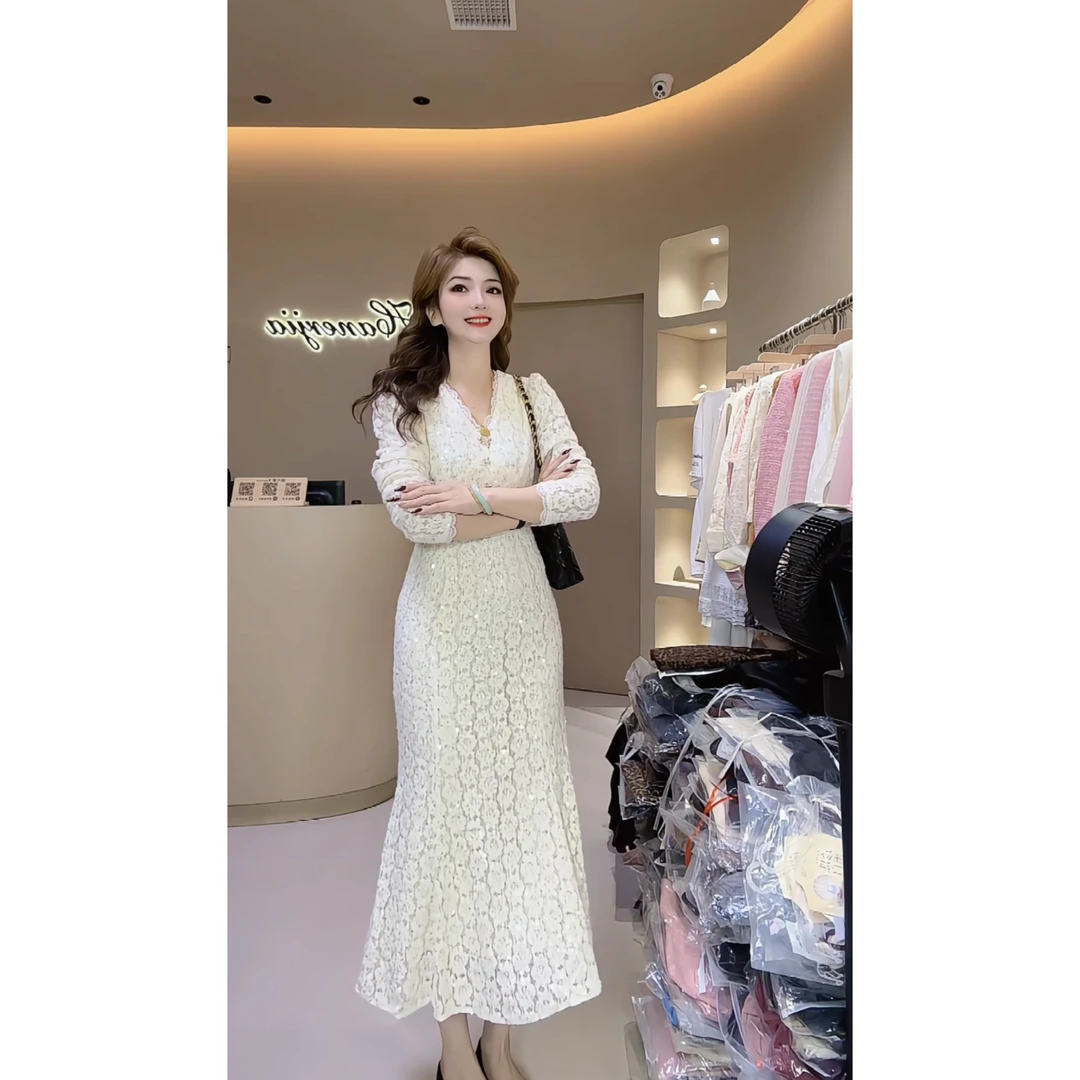 涵儿家 秋冬轻奢高级感亮片磨毛蕾丝V领收腰连衣裙