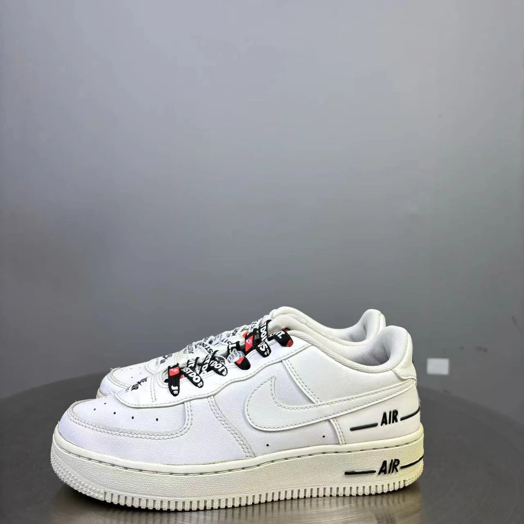 36码 Nike空军一号白黑球鞋 非原盒 9新 市场价500