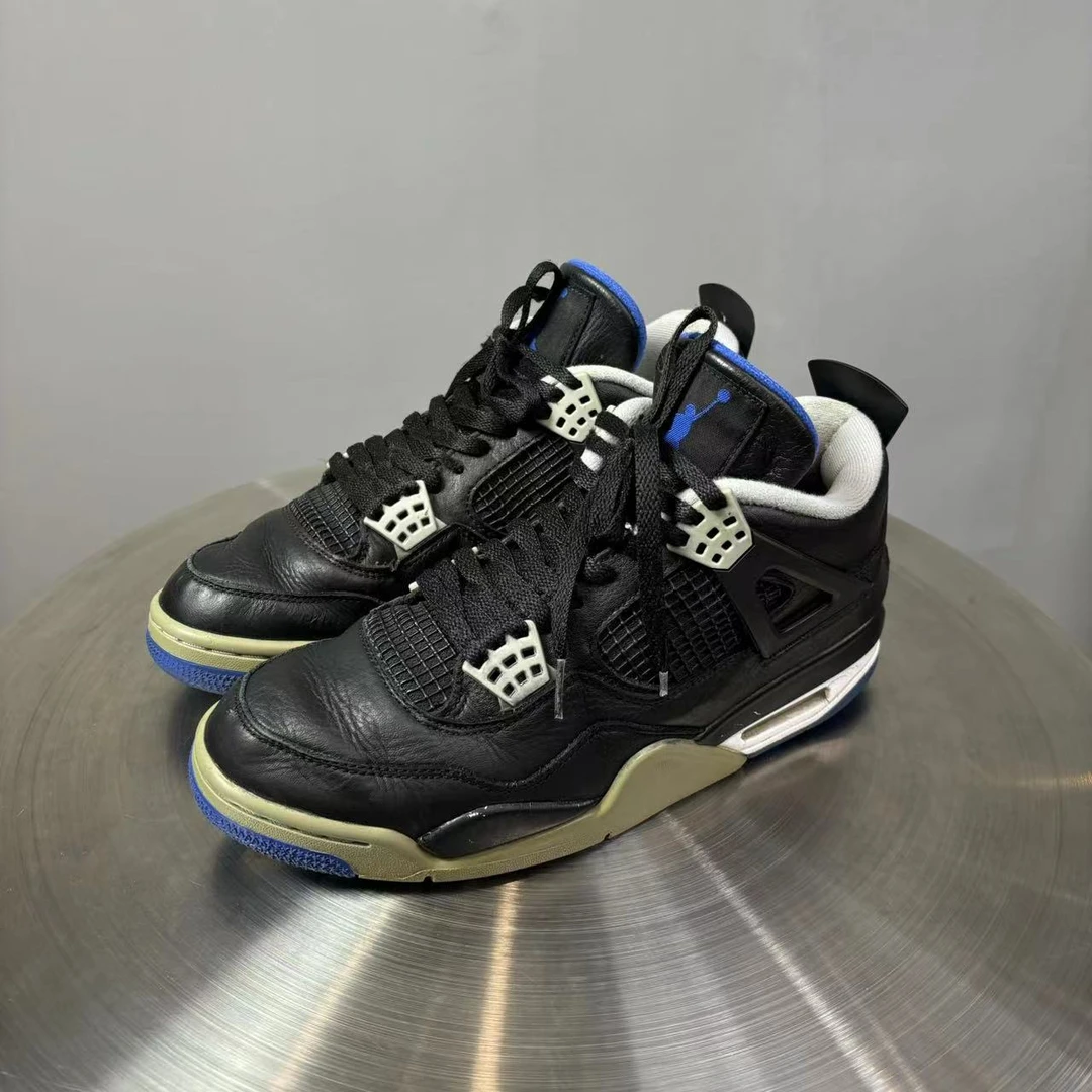 42.5码 AJ4黑蓝球鞋 非原盒 85新 市场价2500