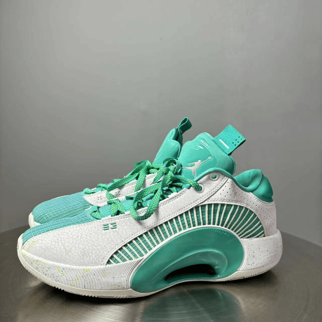 44码 AJ35郭艾伦 薄荷绿球鞋 非原盒 95新 市场价799