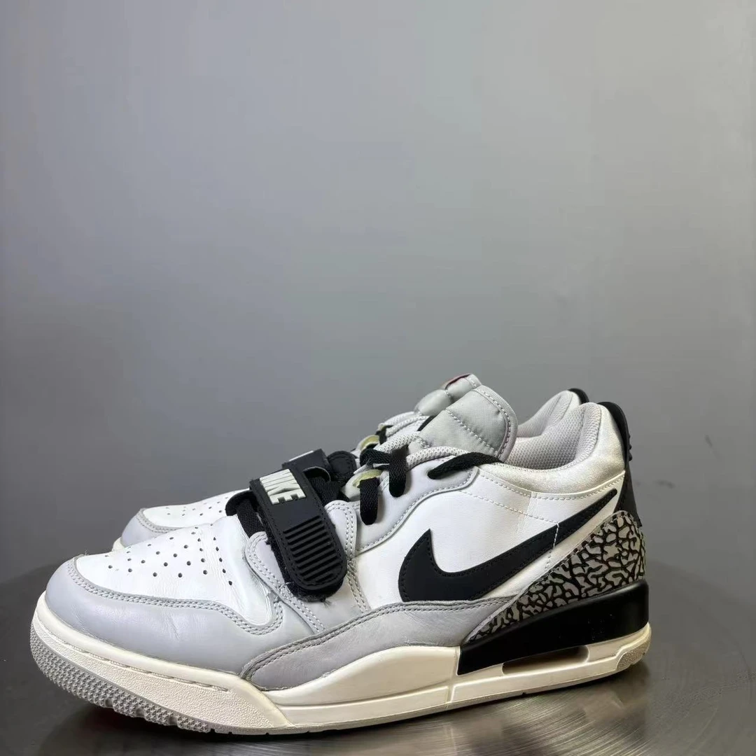 45码 AJ312影子灰球鞋 非原盒 9新 市场价880