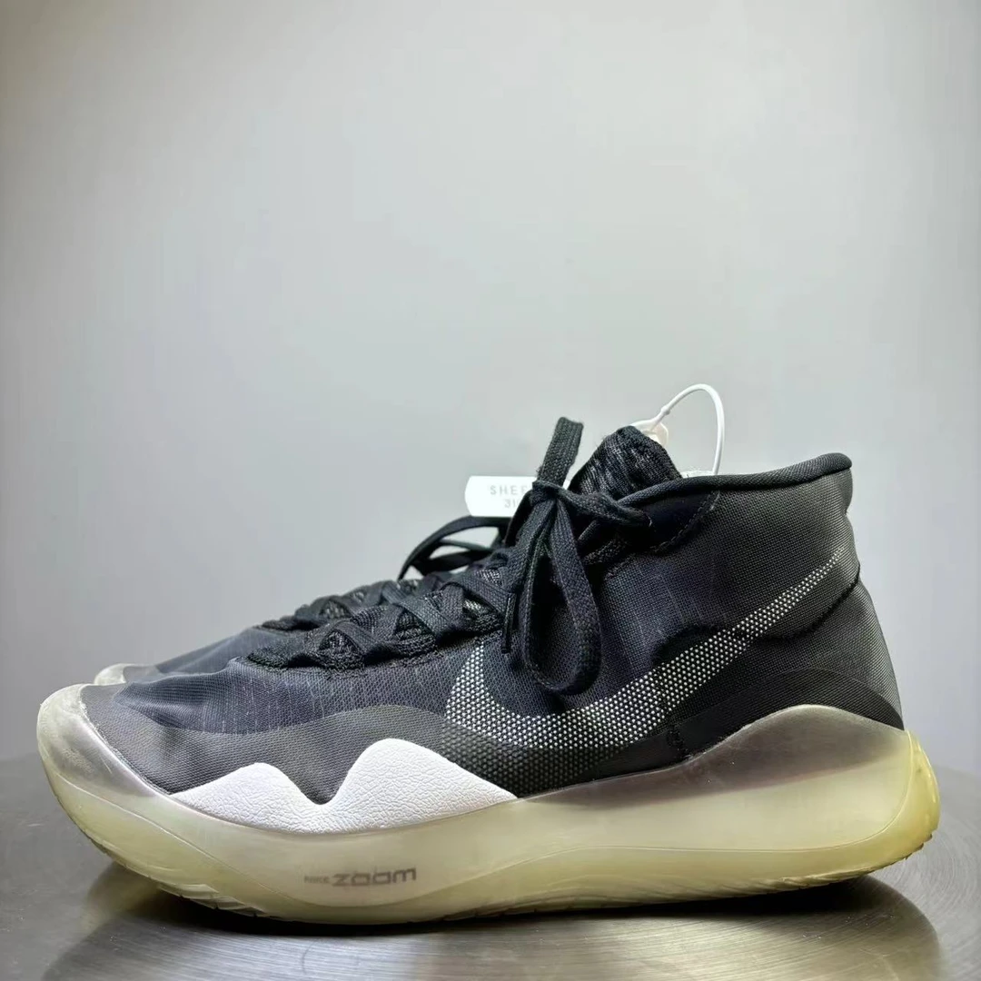 44码 KD12黑色球鞋 非原盒 9新 市场价2500