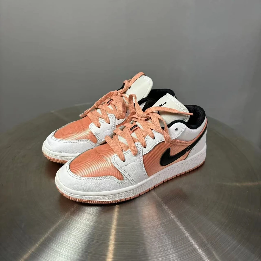 36码 AJ1白粉黑球鞋 非原盒 9新