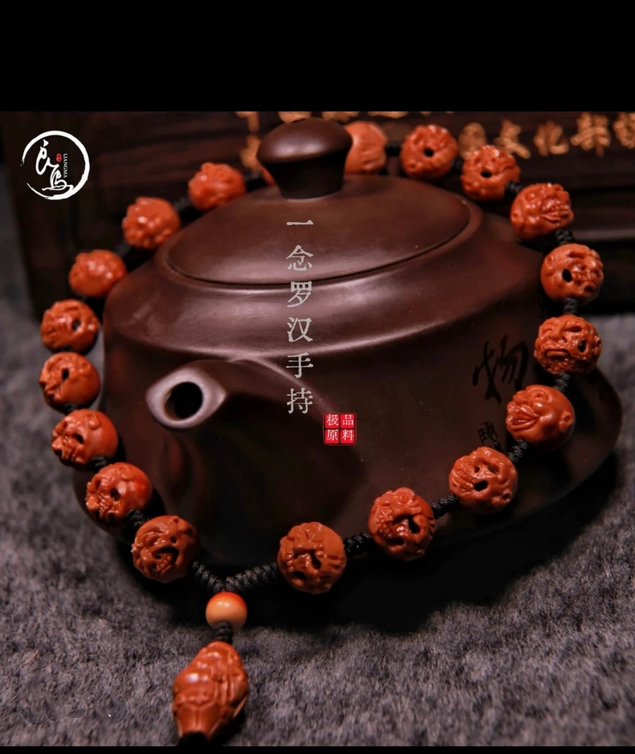 【一念罗汉】做工非常霸气，颜色红，面部跨度大