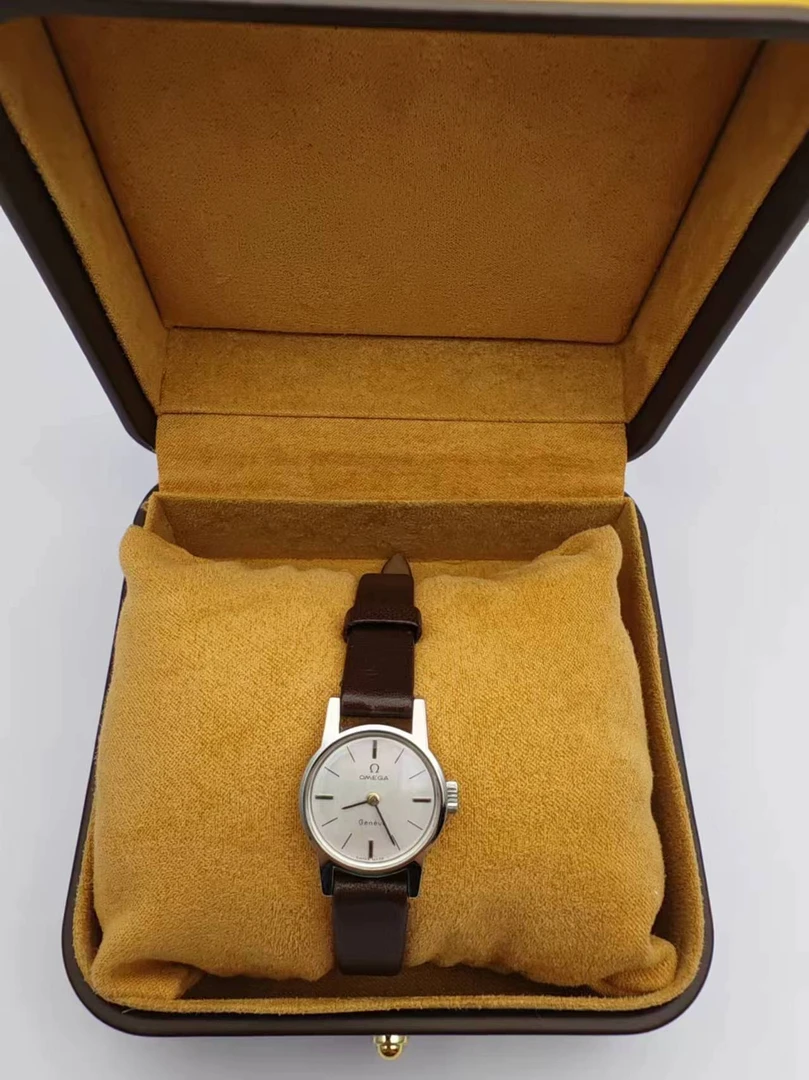 95新 Omega/欧米茄 《H》女士日内瓦系列手表AW008