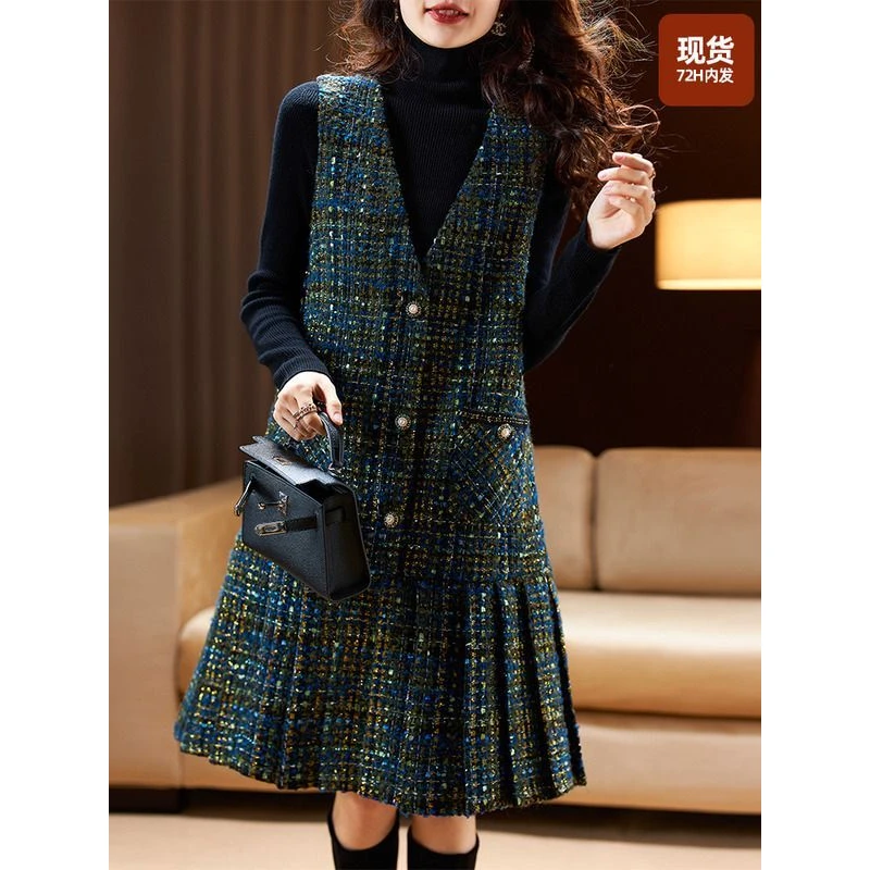 小香风背心裙女秋冬2024新款洋气格纹欧洲站女装v领连衣裙子5487