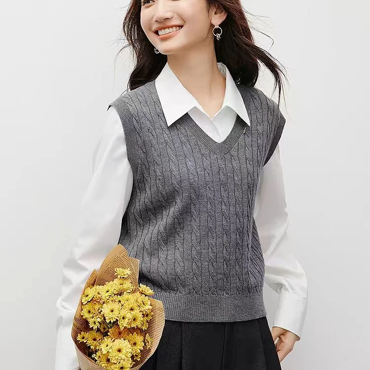 新款秋冬针织马甲背心女外搭叠穿年青时尚减龄休闲百搭