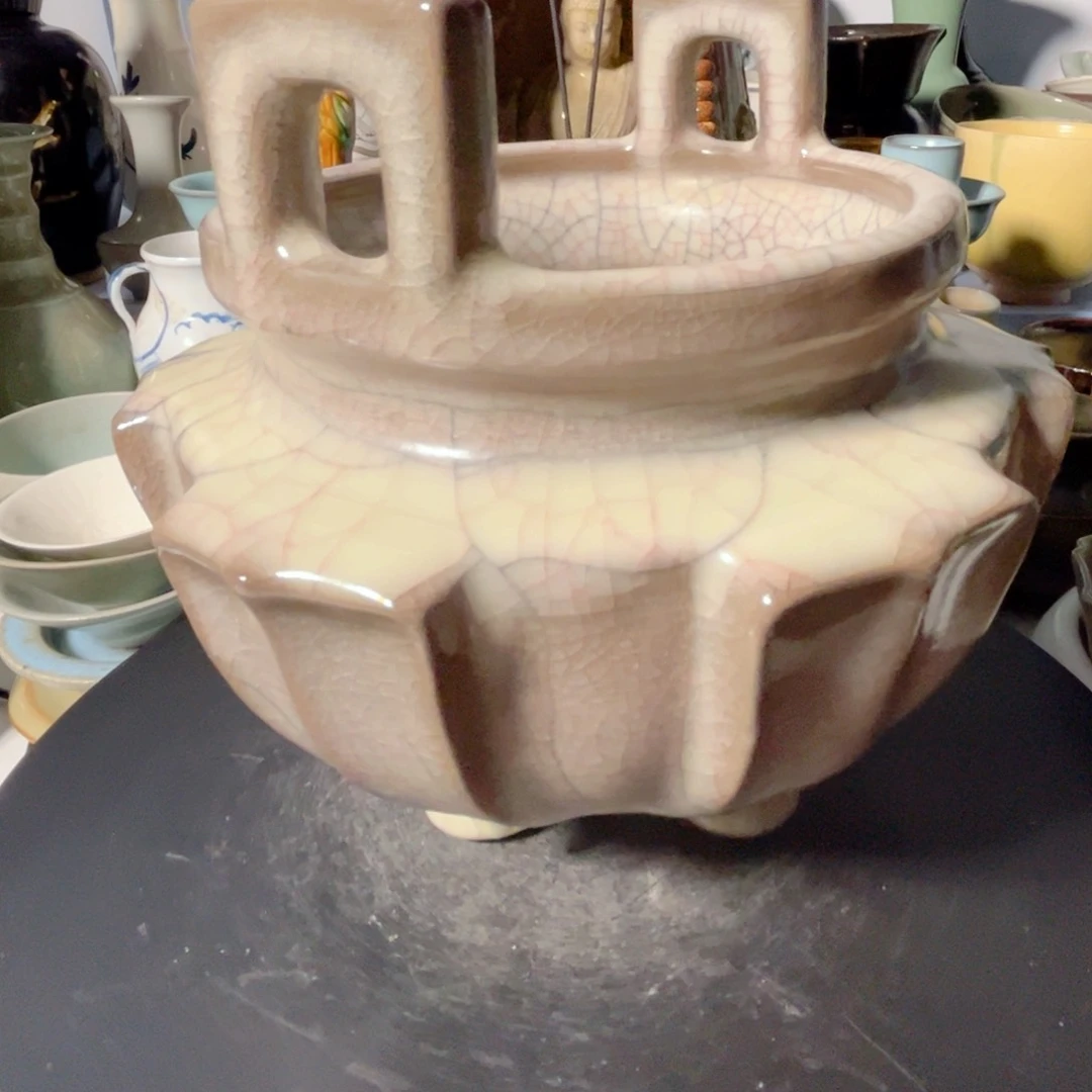 马*官窑瓷炉器型美观大方