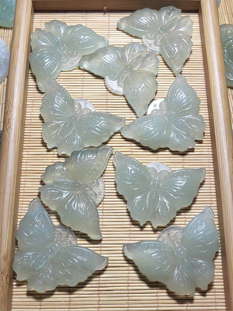 岫玉冰透蝴蝶一面工（多样性发货）