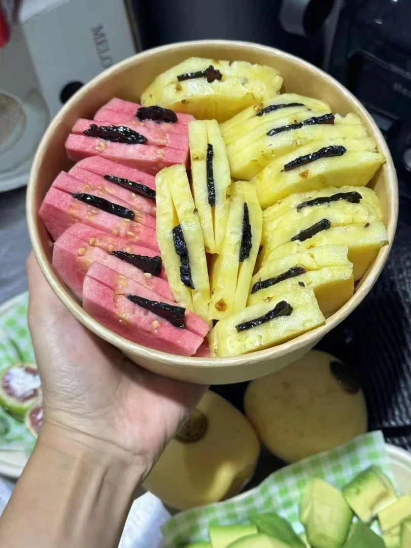 乌梅夹红心芭乐和凤梨双拼