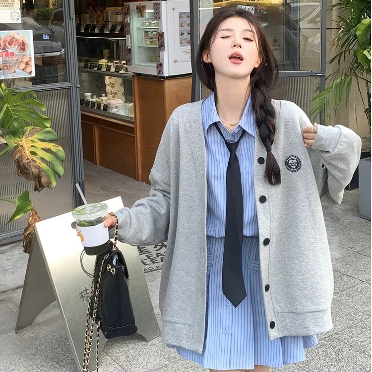 学院风长袖卫衣外套女秋季2024新款设计感刺绣V领宽松百搭开衫潮