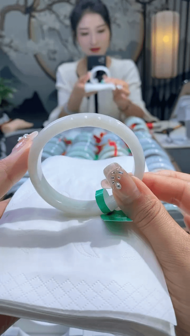 【闪购商品】翡翠手镯未镶嵌99909537