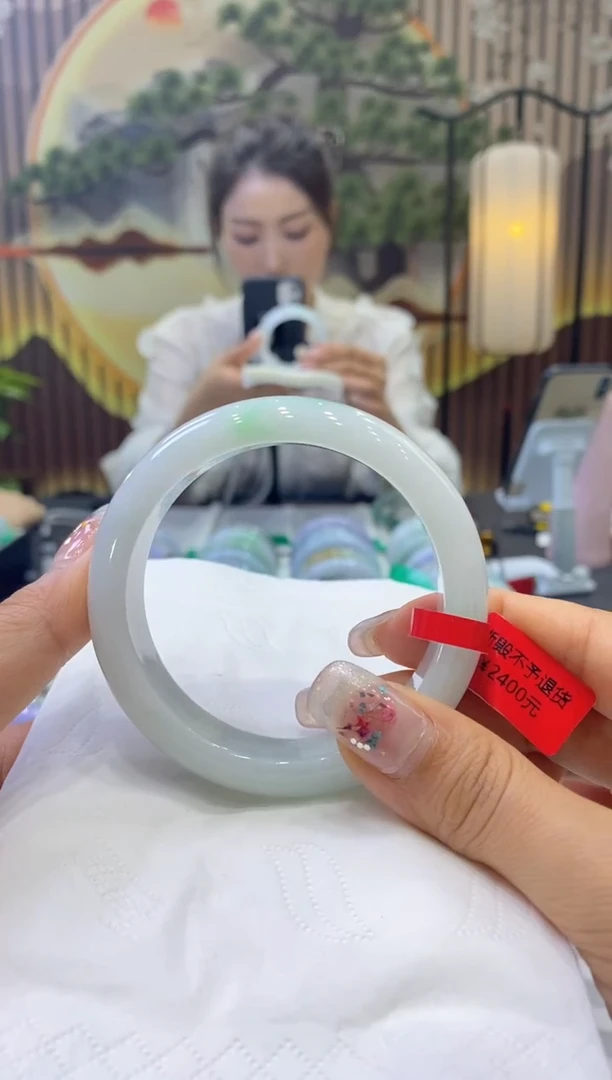 【闪购商品】翡翠手镯未镶嵌99906327