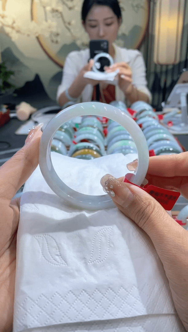 【闪购商品】翡翠手镯未镶嵌99909854