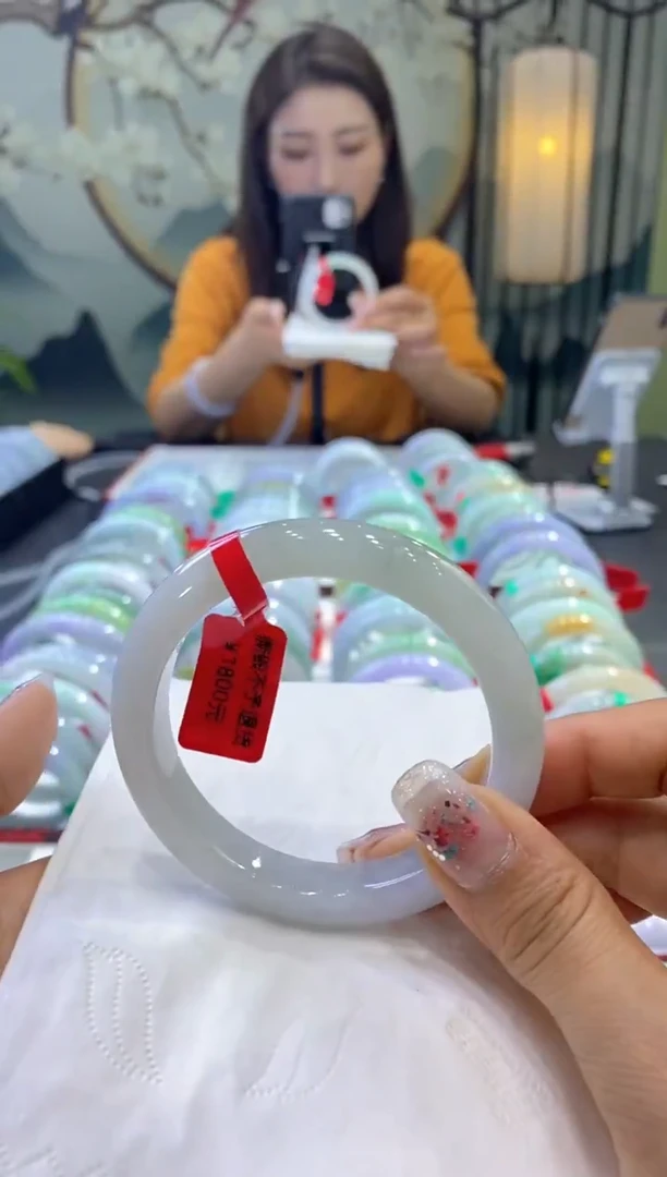 【闪购商品】翡翠手镯未镶嵌99901048