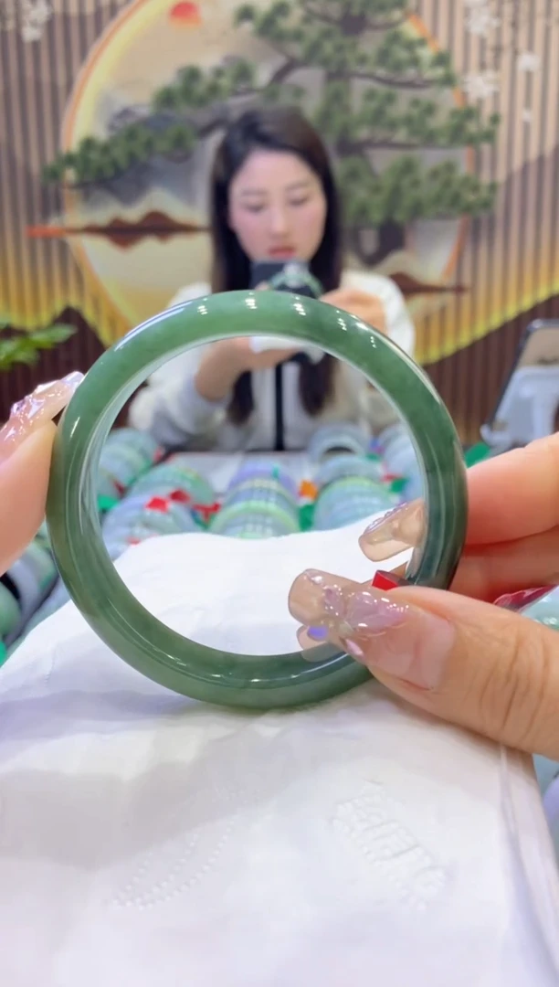 【闪购商品】翡翠手镯未镶嵌99929710