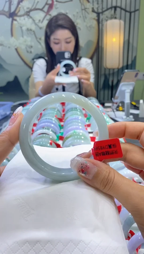 【闪购商品】翡翠手镯未镶嵌99906976