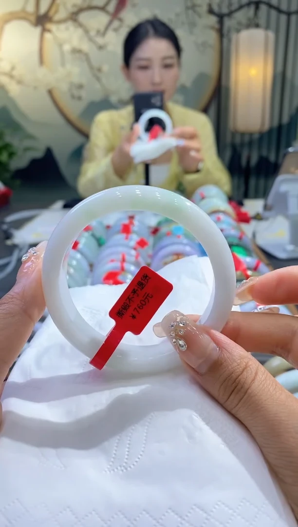 【闪购商品】翡翠手镯未镶嵌99908075