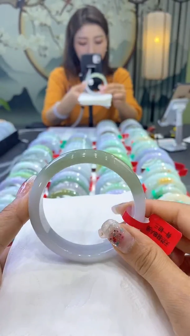 【闪购商品】翡翠手镯未镶嵌99908720