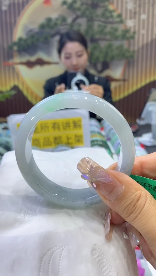 【闪购商品】翡翠手镯未镶嵌99929913