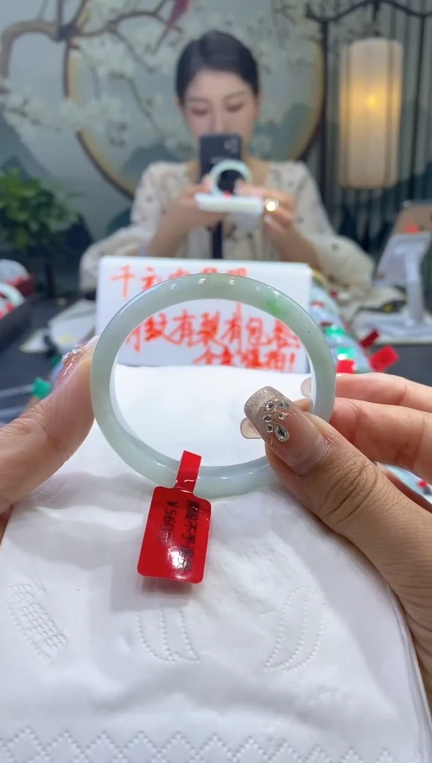 【闪购商品】翡翠手镯未镶嵌99914317