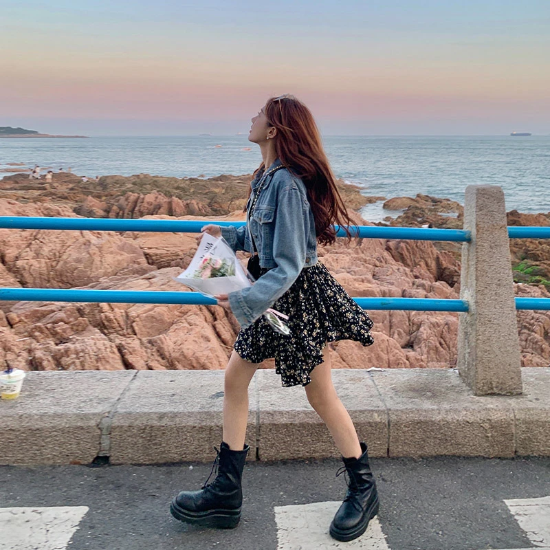 张大人大码女装胖妹妹mm显瘦休闲牛仔外套碎花吊带连衣裙套装春季