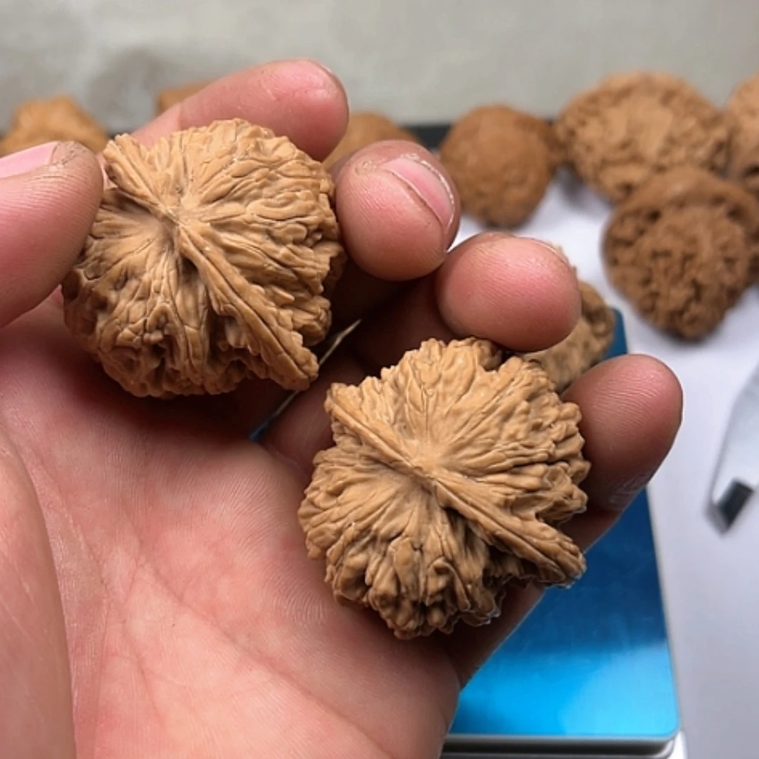 【闪购商品】桃核吊坠和*天