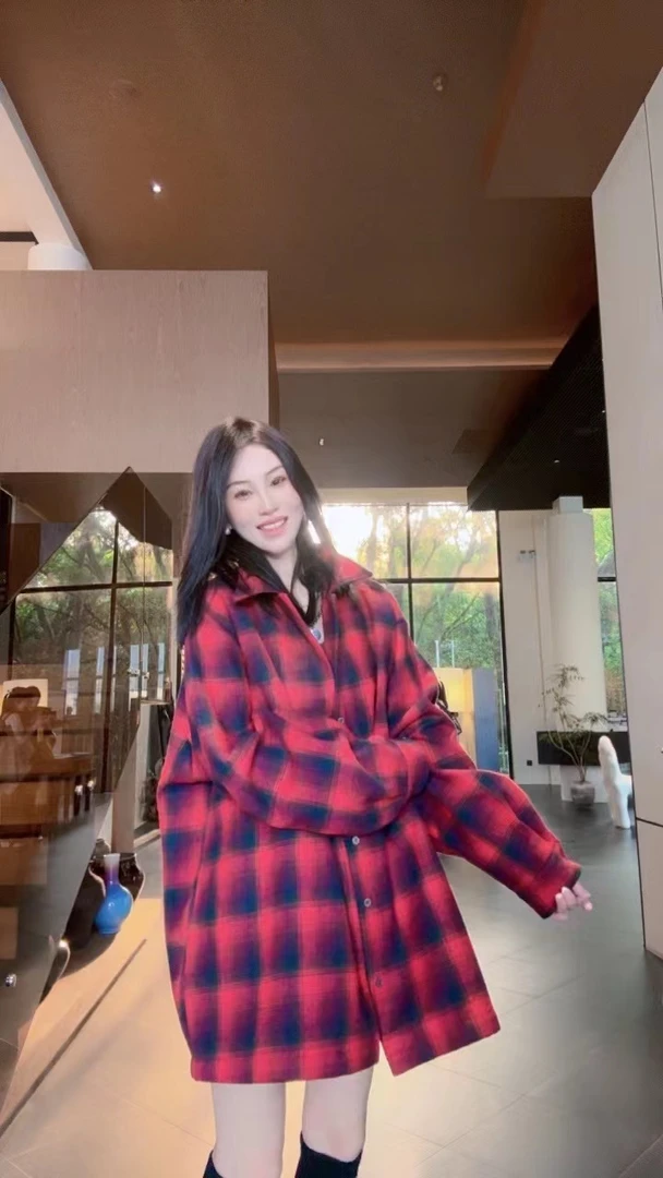 诺小晨推荐--冬季新款宽松版红色格子复古显瘦加绒加厚外套QW3032