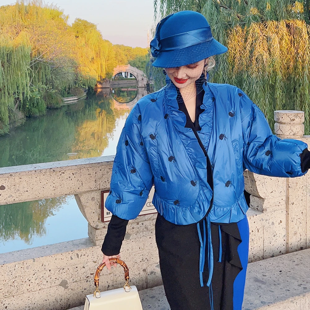 原创设计短款休闲保暖刺绣短外套女时尚冬季新品高端宝蓝色厚外套