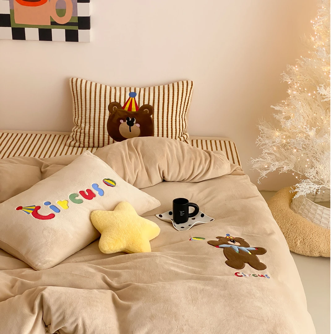 POCKET PIG/布袋猪卡通牛奶绒绣花床盖四件套-3