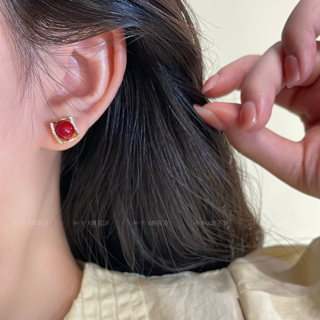 高级感红色简约大气方形耳钉珠珠方框耳饰爆款镶嵌耳环不易掉色