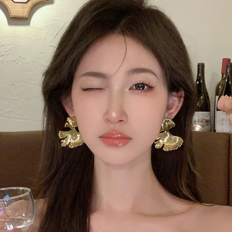 银杏叶高级感个性耳环2023新款潮小众设计感气质耳钉饰品耳饰