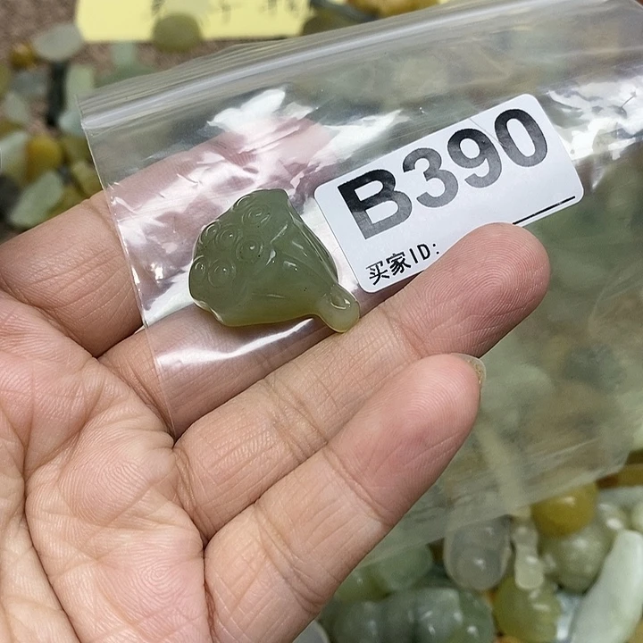 蛇纹石玉颈饰未镶嵌390