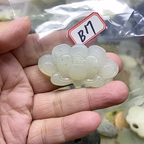 蛇纹石玉颈饰未镶嵌b 17