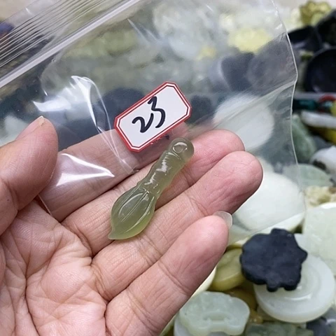 蛇纹石玉颈饰未镶嵌23