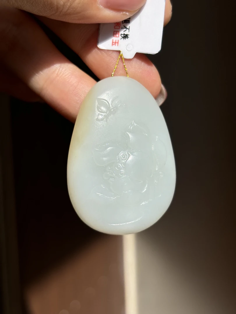 3499 和田玉糖羊脂白玉吊坠规格约：45.5/31.9/1m多样性发其一