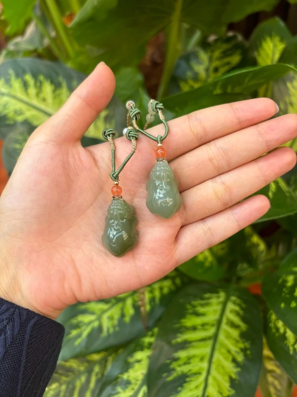 2630和田玉貔貅吊坠约28.4*17.9*12.5多样性发其一