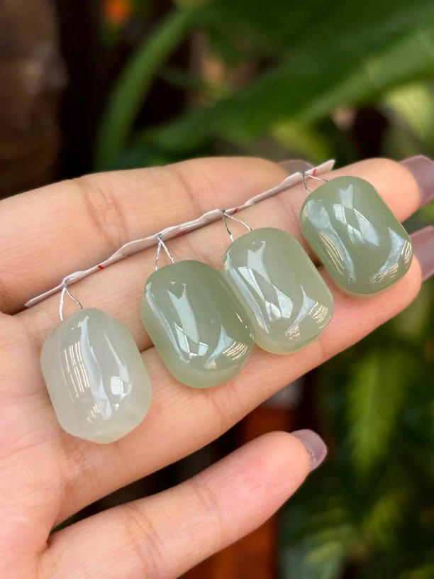 2731 和田玉青海料无事牌 规格约：20*13*10 多样性发其一