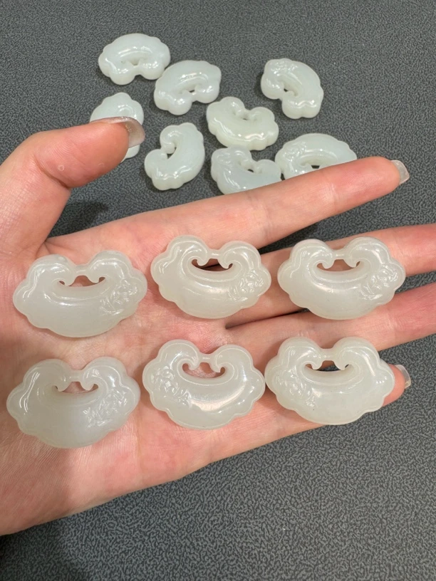 2289和田玉青海料羊脂白玉如意锁挂件33*22*12多样性拍1发1